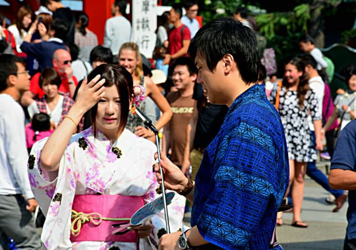 韓國(guó)游客被上海表演震撼熱，文化與藝術(shù)的交融之旅，上海震撼表演引發(fā)韓國(guó)游客熱潮，文化與藝術(shù)的交融之旅